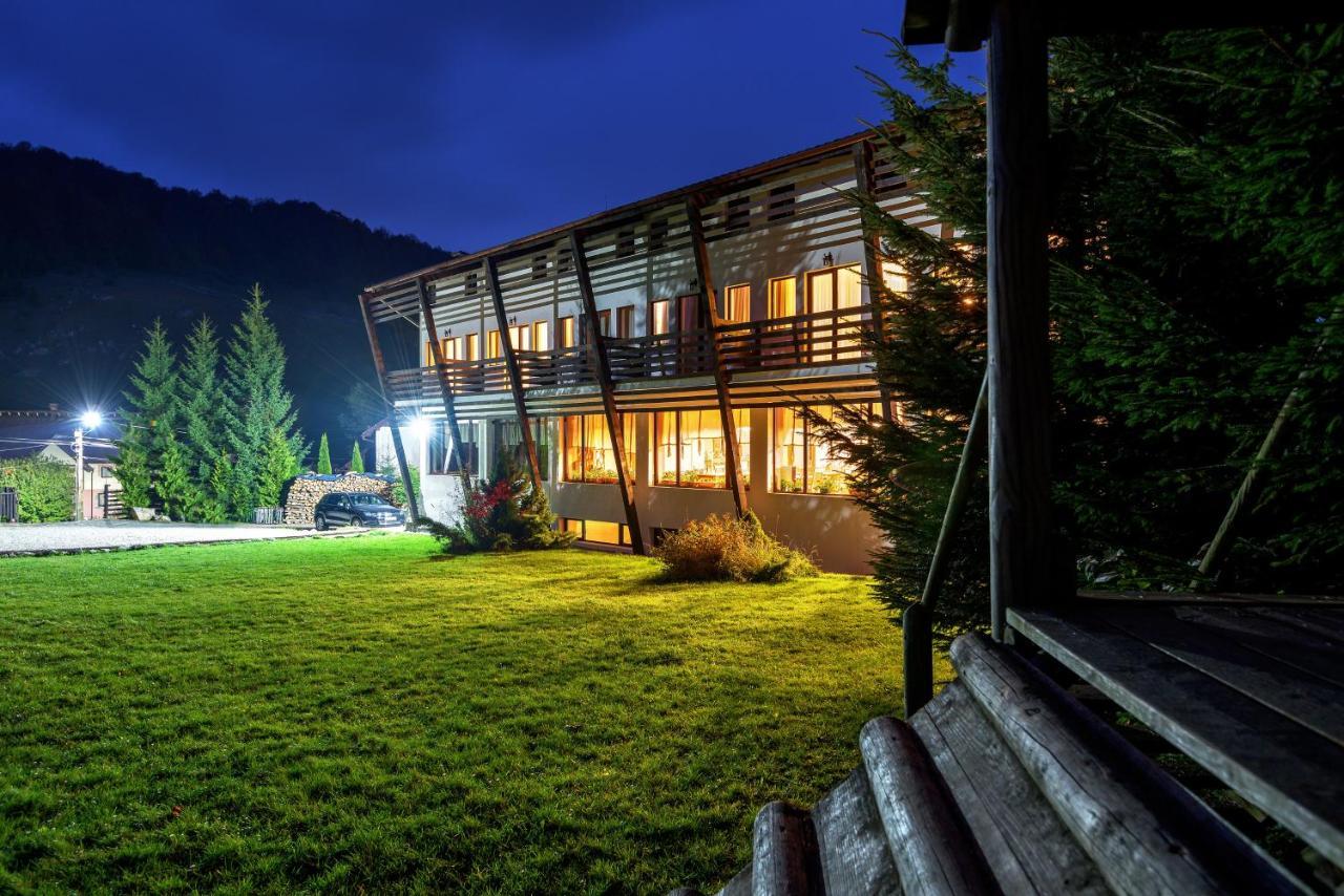 Готель Casa Muntelui Фундата Екстер'єр фото