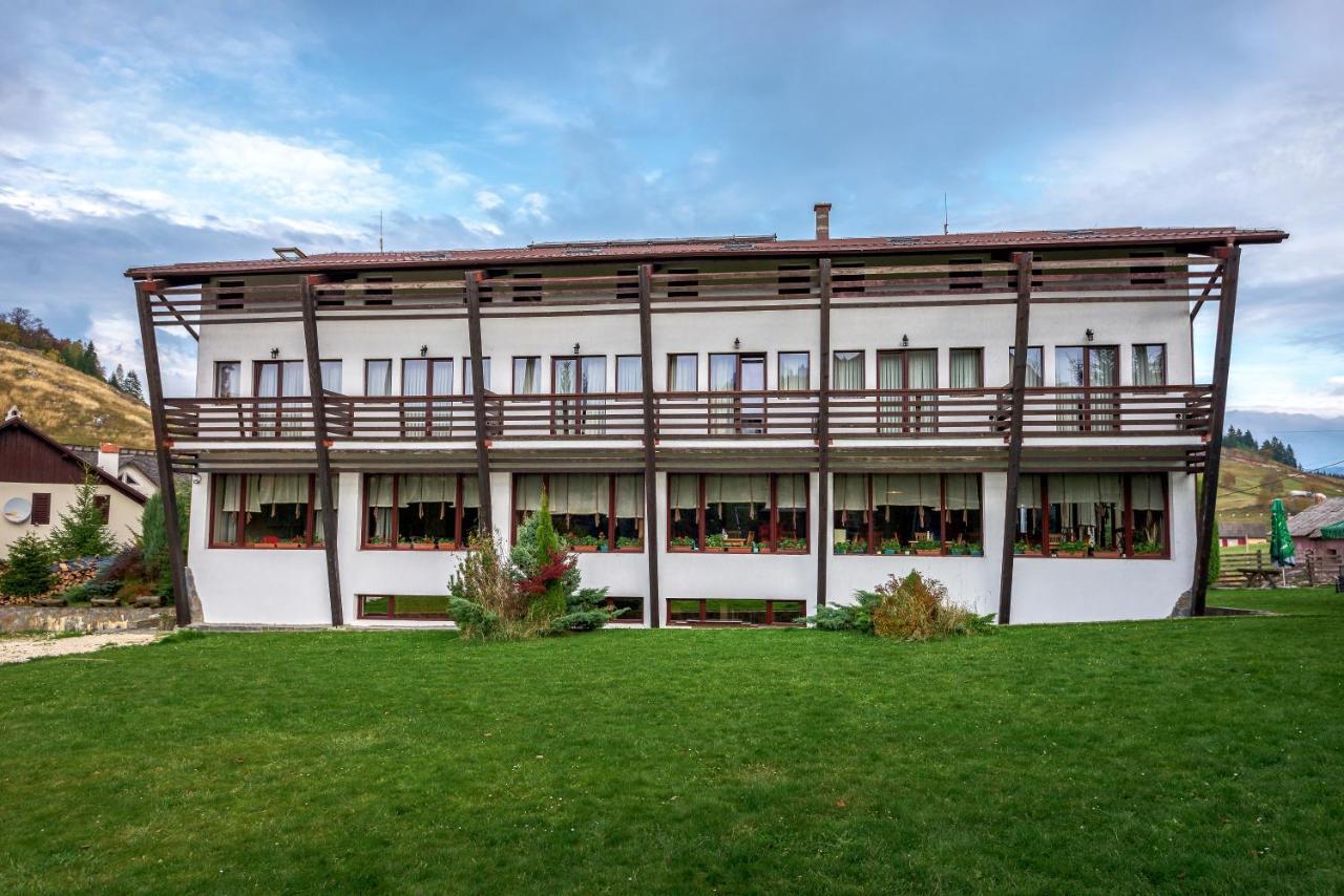 Готель Casa Muntelui Фундата Екстер'єр фото